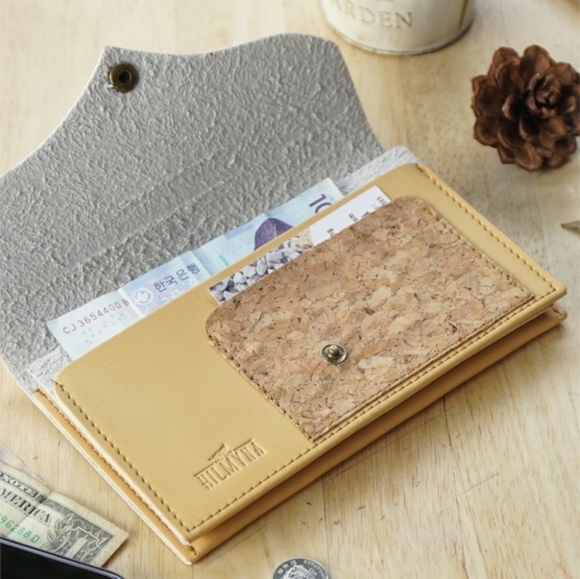 HILMYNA‎ Clutch Wallet - Picture 2 of 10